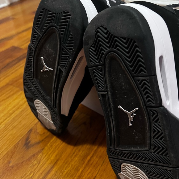 Air Jordan 4 Retro White Thunder - Picture 7 of 8